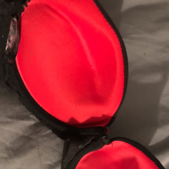 34B Strapless Bra - Picture 2 of 3